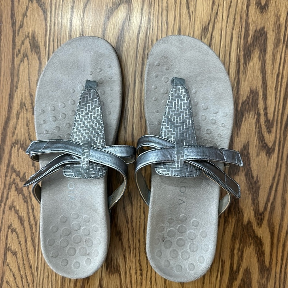 Vionic sandals gray and silver.  Size 9.5.